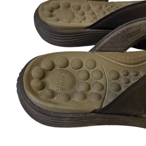 Crocs Mens Reviva Flip Flops Size 9 Brown Slip On Thongs Comfort - Picture 4 of 9